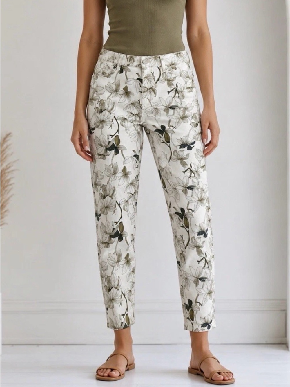 Buffalo David Bitton White Floral Ankle Pants with Olive Print
